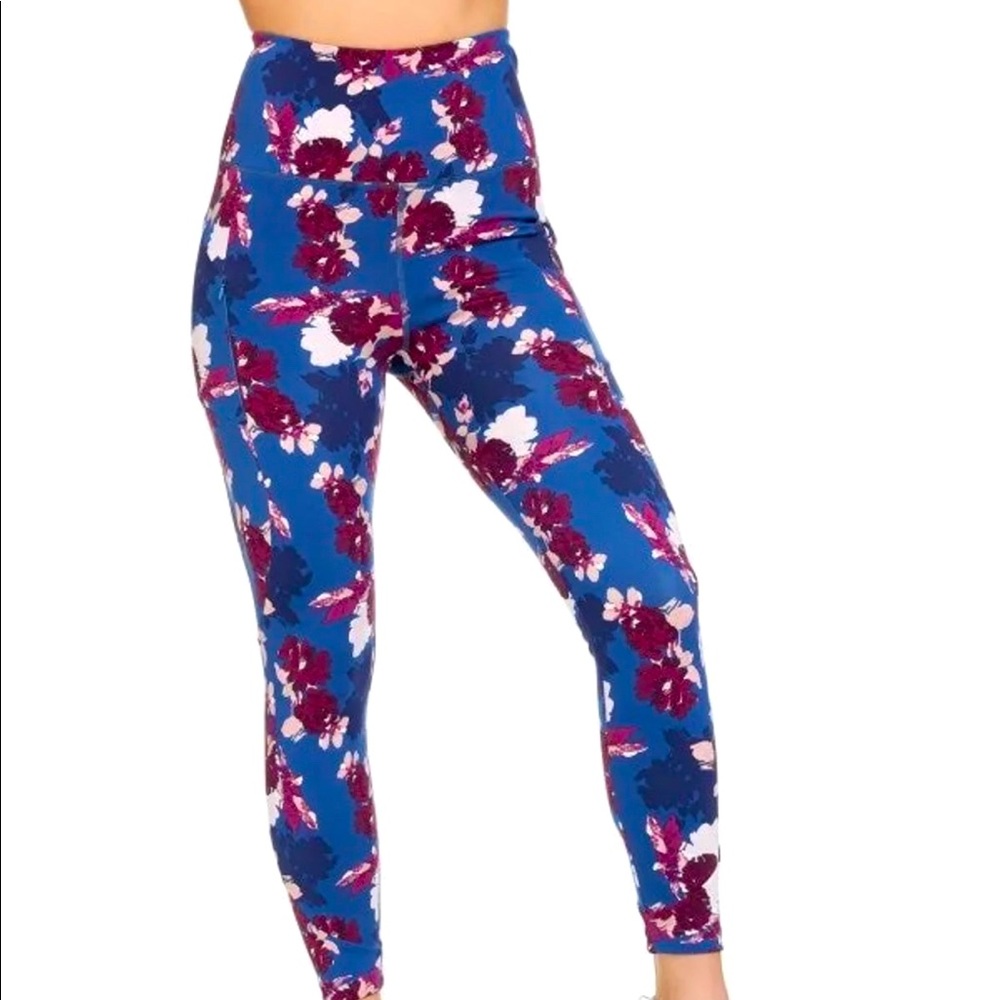 Super cute leggings brand new never worn!